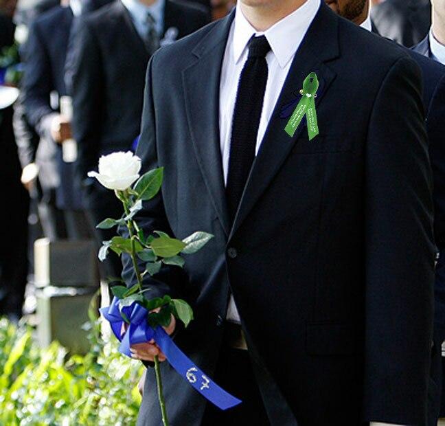 Brain Cancer Ribbon (Gray) wear on man