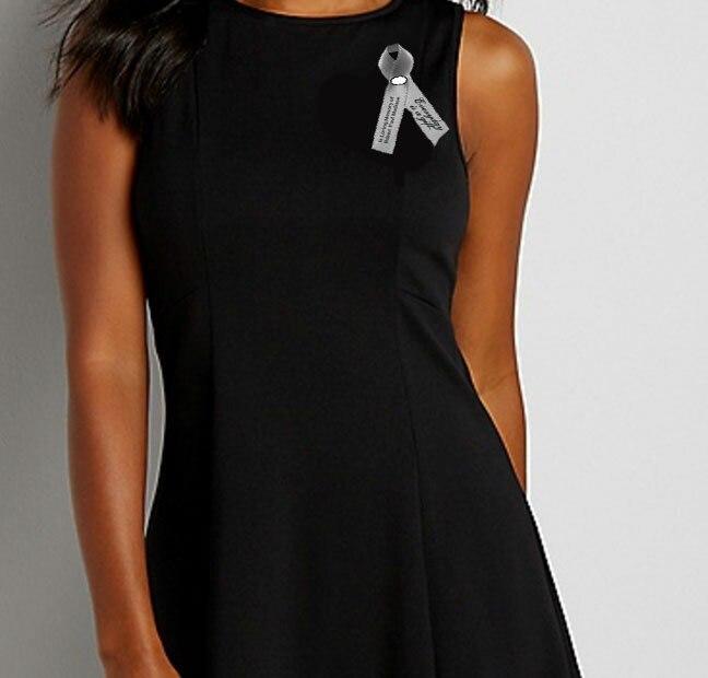 Brain Cancer Ribbon (Gray) on woman